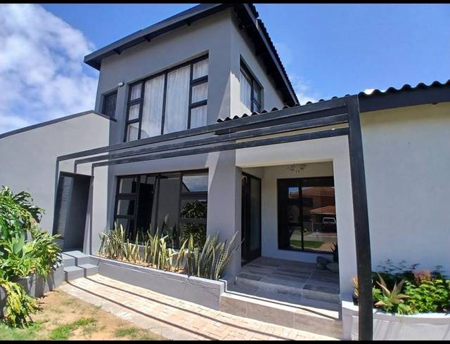 5 BEDROOM HOUSE FOR SALE IN STILBAAI-WES